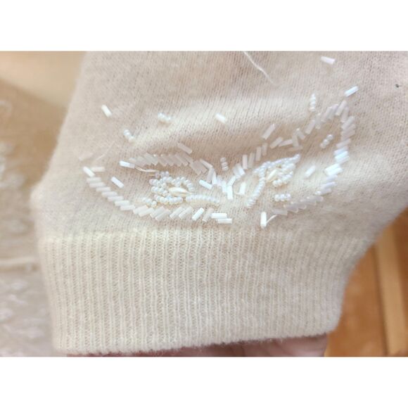 Vintage 1950s L XL 100% Wool Beaded Pearl Cardigan Pearlcore Holiday Winter Glam - Picture 6 of 8